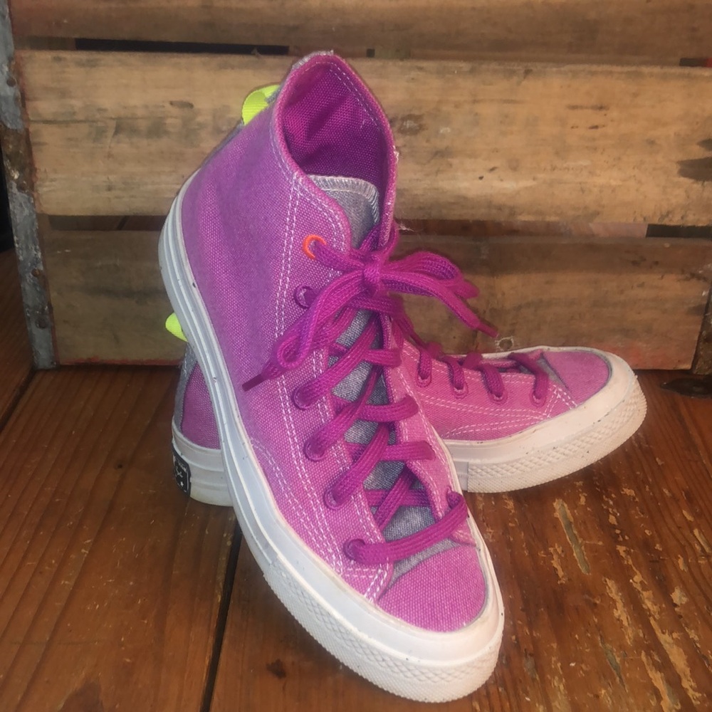 Converse All Star Chuck Taylor Womens Hi-top 8, Men’s 6 168614C Vibrant Pink